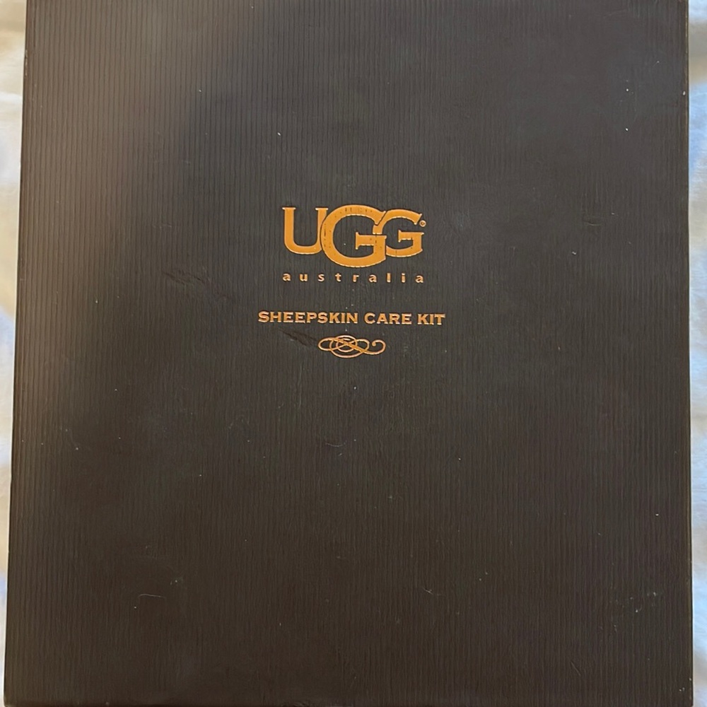 UGG sheepskin care kit